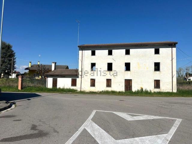 Casa in vendita a Spresiano, Veneto