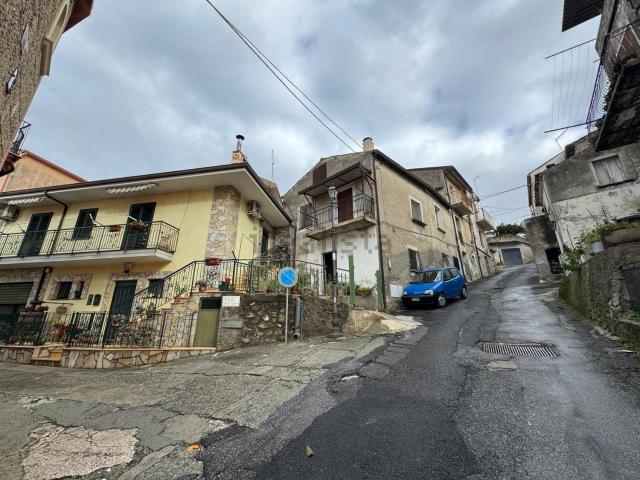 Casa in vendita a Calabria, Catanzaro