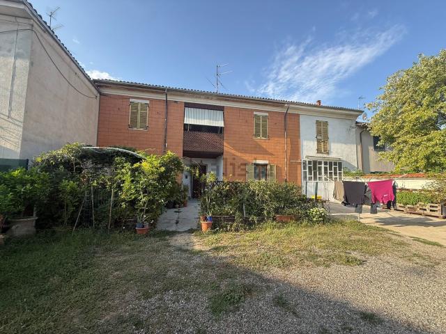 Casa in vendita a Mandrogne, Alessandria