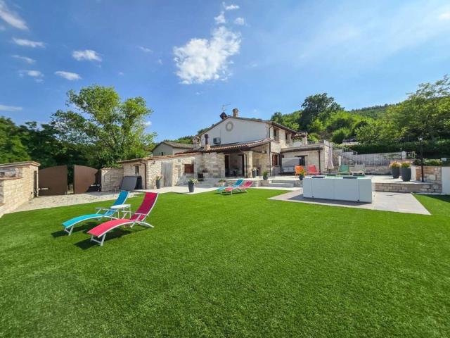 Casa in vendita a Marche, Pesaro E Urbino