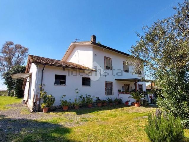 Casa in vendita a Latina, Lazio