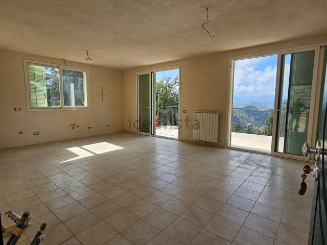Casa in vendita a Vallebona, Liguria