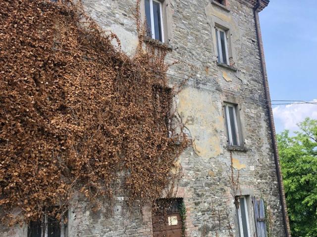 Casa in vendita a Varsi, Reggio Emilia