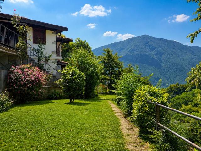 Casa in vendita a Valsolda, Lombardia