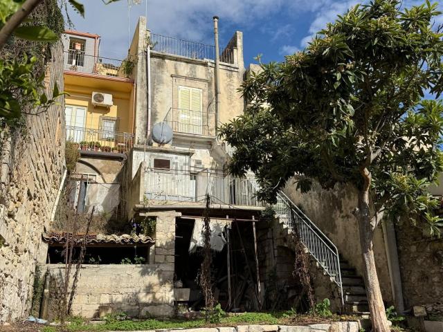 Casa in vendita a Ragusa Ibla, Ragusa