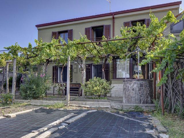 Casa in vendita a Servola-Chiarbola-Valmaura-Borgo San Sergio, Villa Opicina