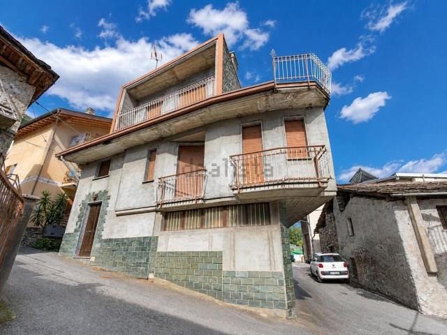Casa in vendita a Bianzone, Lombardia