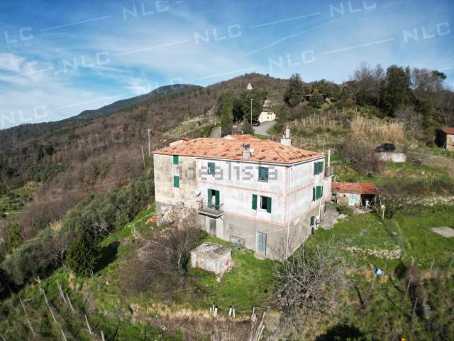 Casa in vendita a Castiglione Chiavarese, Liguria