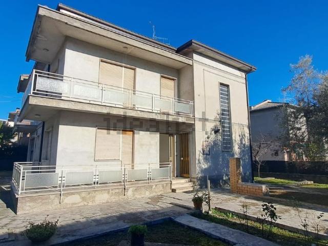 Casa in vendita a Teramo, Abruzzo
