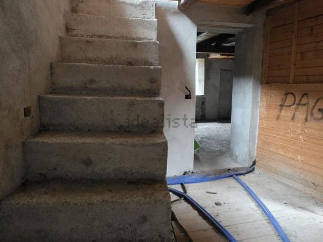 Casa in vendita a Primaluna, Lombardia