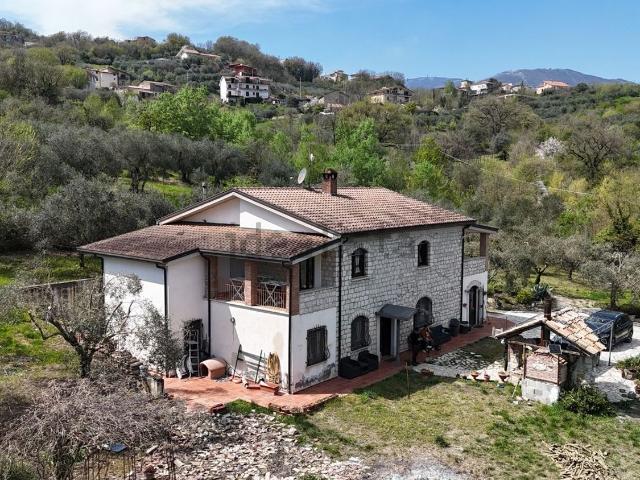 Casa in vendita a Campoli Del Monte Taburno, Campania