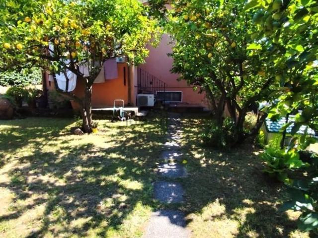 Casa in vendita a Castagnola, Marina Di Massa