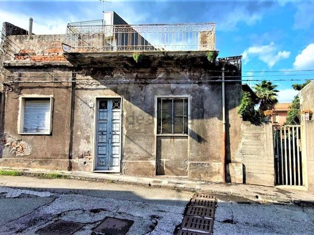 Casa in vendita a Giarre, Sicilia