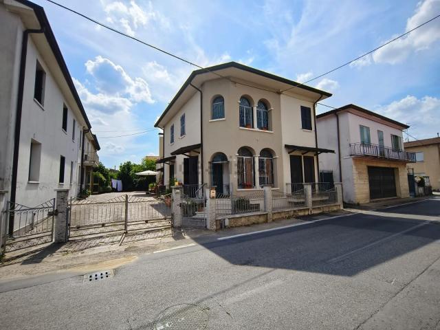 Casa in vendita a Casaleone, Veneto