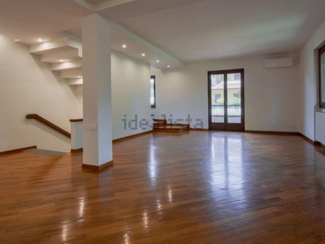 Casa in vendita a Prato, Toscana