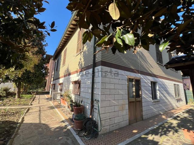 Casa in vendita a Modena, Crocetta