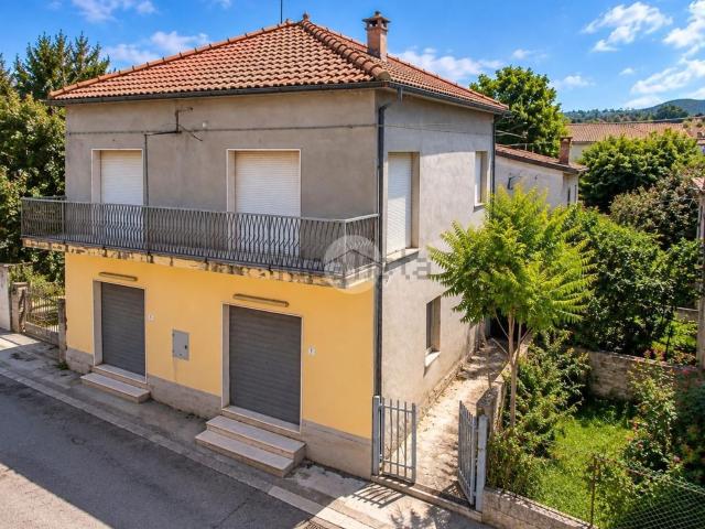 Casa in vendita a Casoli di Atri, Atri