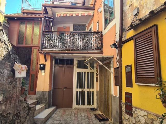 Casa in vendita a Vignale, San Cipriano Picentino