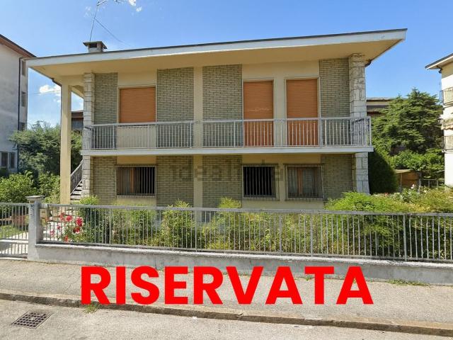 Casa in vendita a Legnago, Veneto