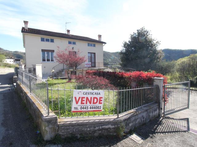 Casa in vendita a Cornedo Vicentino, Veneto