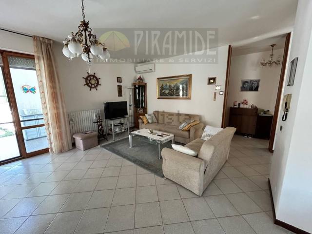 Casa in vendita a Unione dei Comuni della Val Vibrata, Tortoreto