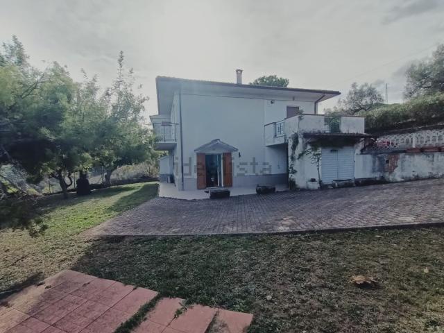 Casa in vendita a Castiglione Messer Raimondo, Abruzzo
