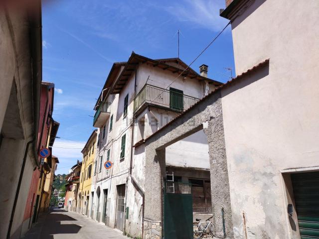 Casa in vendita a Gavi, Alessandria