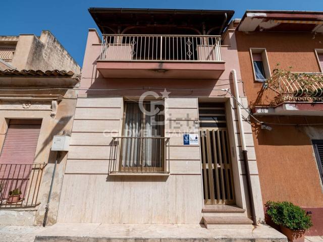 Casa in vendita a Comiso, Sicilia