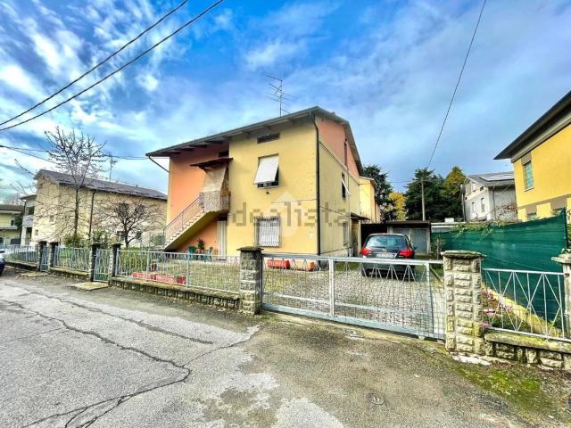 Casa in vendita a Terra di Mezzo, Re