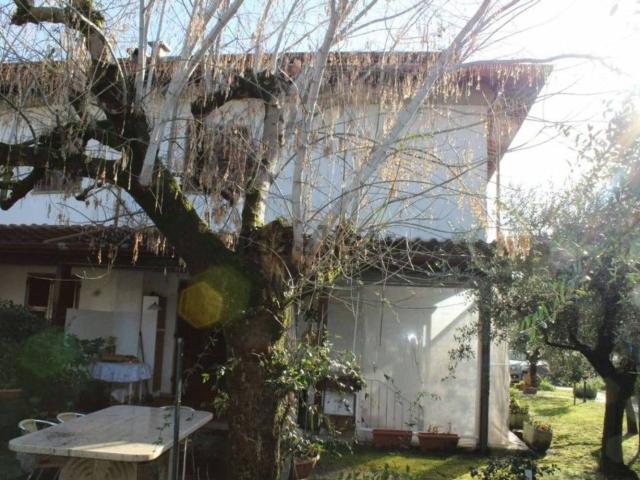 Casa in vendita a Perticata, Carrara