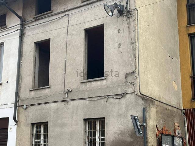 Casa in vendita a Solaro, Lombardia