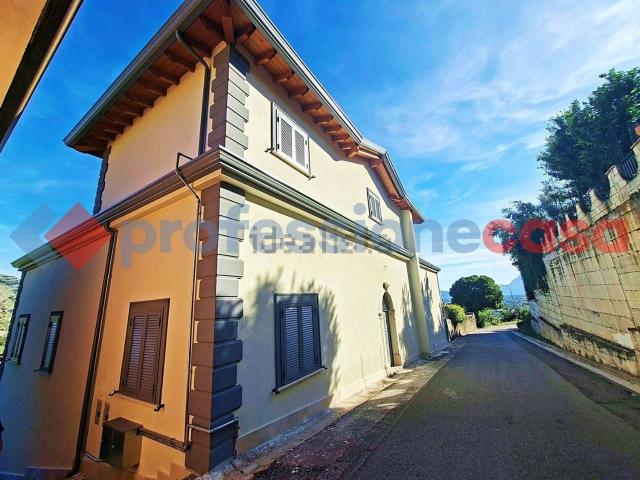 Casa in vendita a Piedimonte San Germano Alta, Piedimonte San Germano