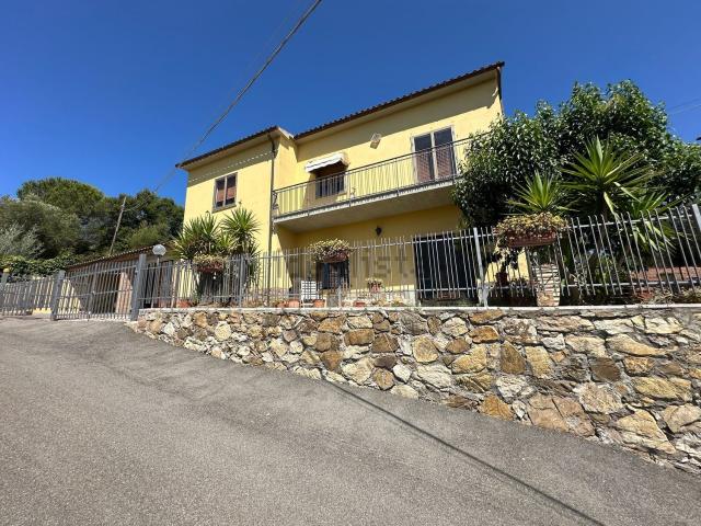 Casa in vendita a Magliano In Toscana, Toscana