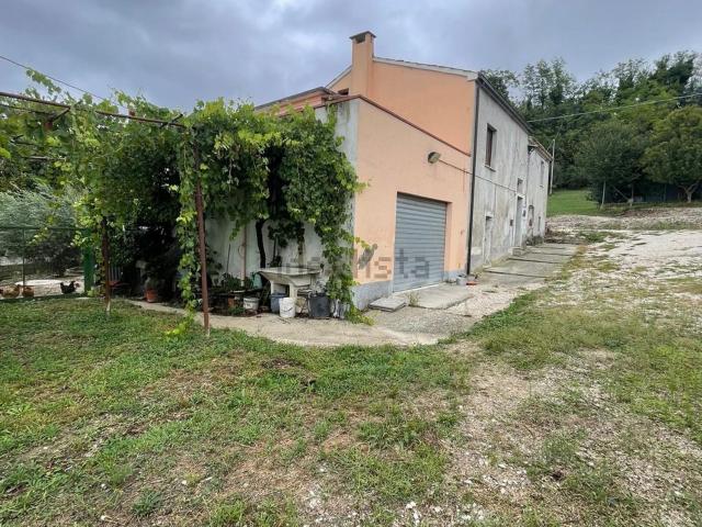 Casa in vendita a Unione dei Comuni della Val Vibrata, Sant'egidioalla Vibrata