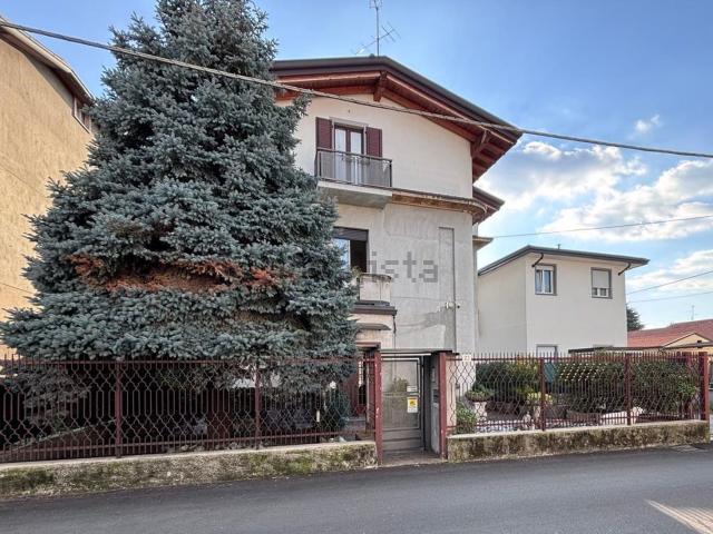 Casa in vendita a Cabiate, Lombardia