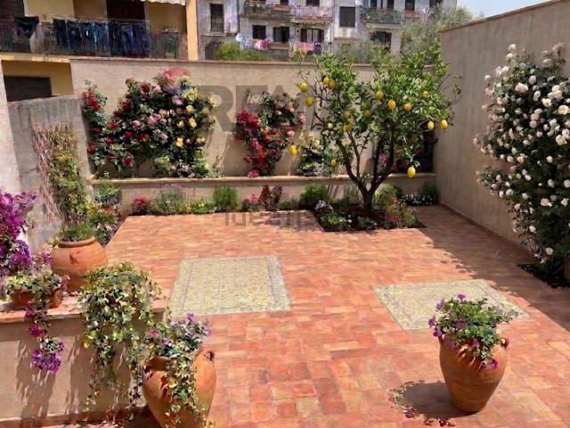 Casa in vendita a Pedara, Sicilia