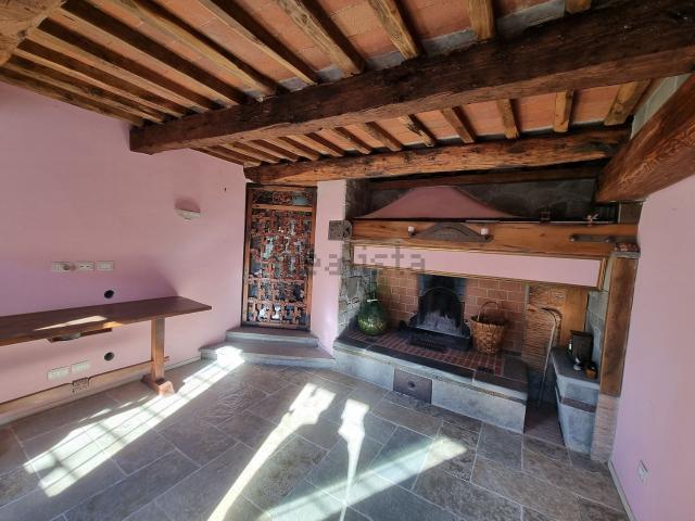Casa in vendita a Cantagallo, Toscana