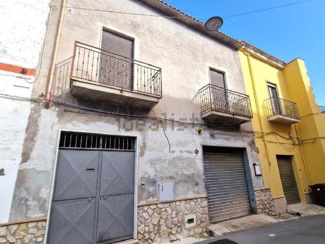 Casa in vendita a Mondragone, Campania