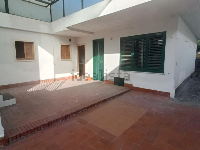 Casa in vendita a Giarre, Sicilia