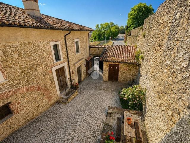Casa in vendita a Borgo Rivera, Tornimparte
