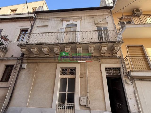 Casa in vendita a Ragusa Ibla, Ragusa
