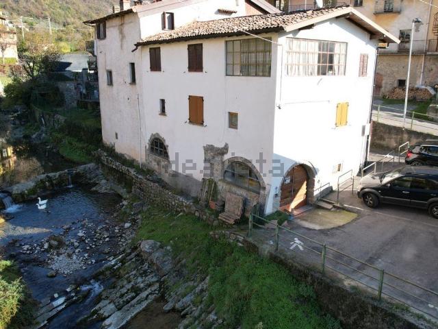 Casa in vendita a Adrara San Rocco, Lombardia