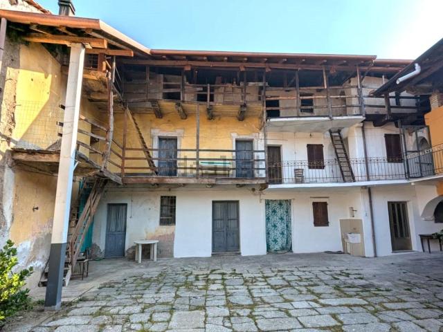 Casa in vendita a Auzate, Gozzano