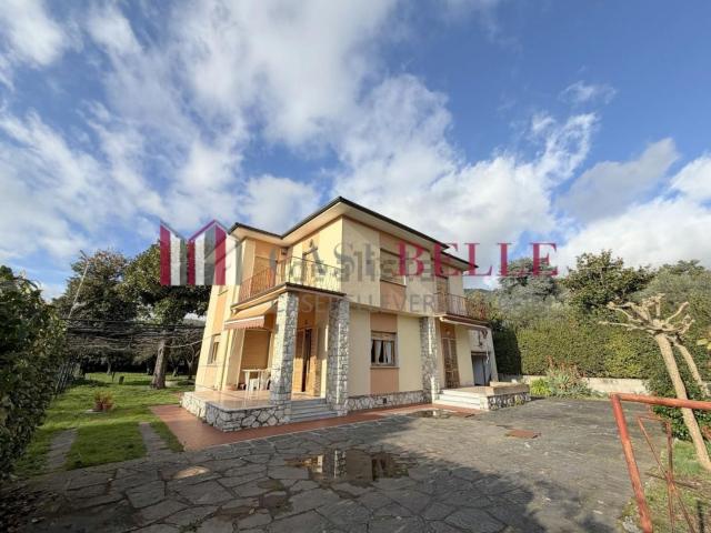 Casa in vendita a Seravezza, Toscana