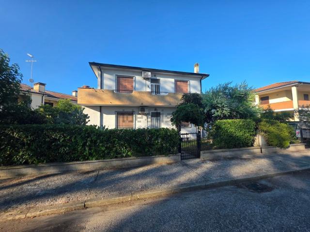 Casa in vendita a Lido degli Estensi, Comacchio