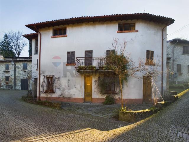 Casa in vendita a Fortunago, Lombardia