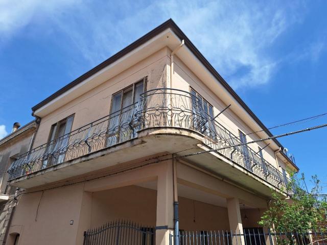 Casa in vendita a Castiglione Di Sicilia, Sicilia
