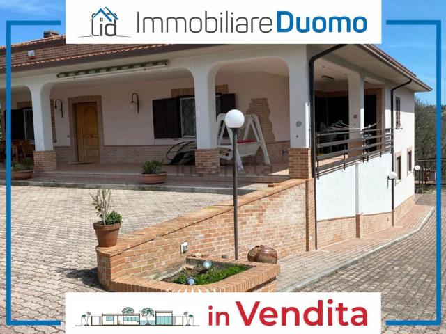 Casa in vendita a Ceppaloni, Campania