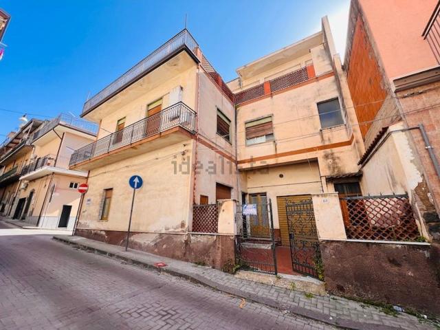 Casa in vendita a Biancavilla, Catania
