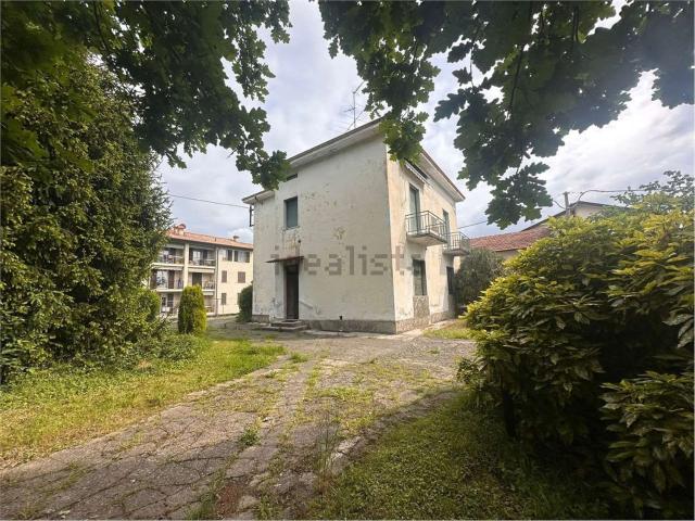 Casa in vendita a Anzano Del Parco, Lombardia